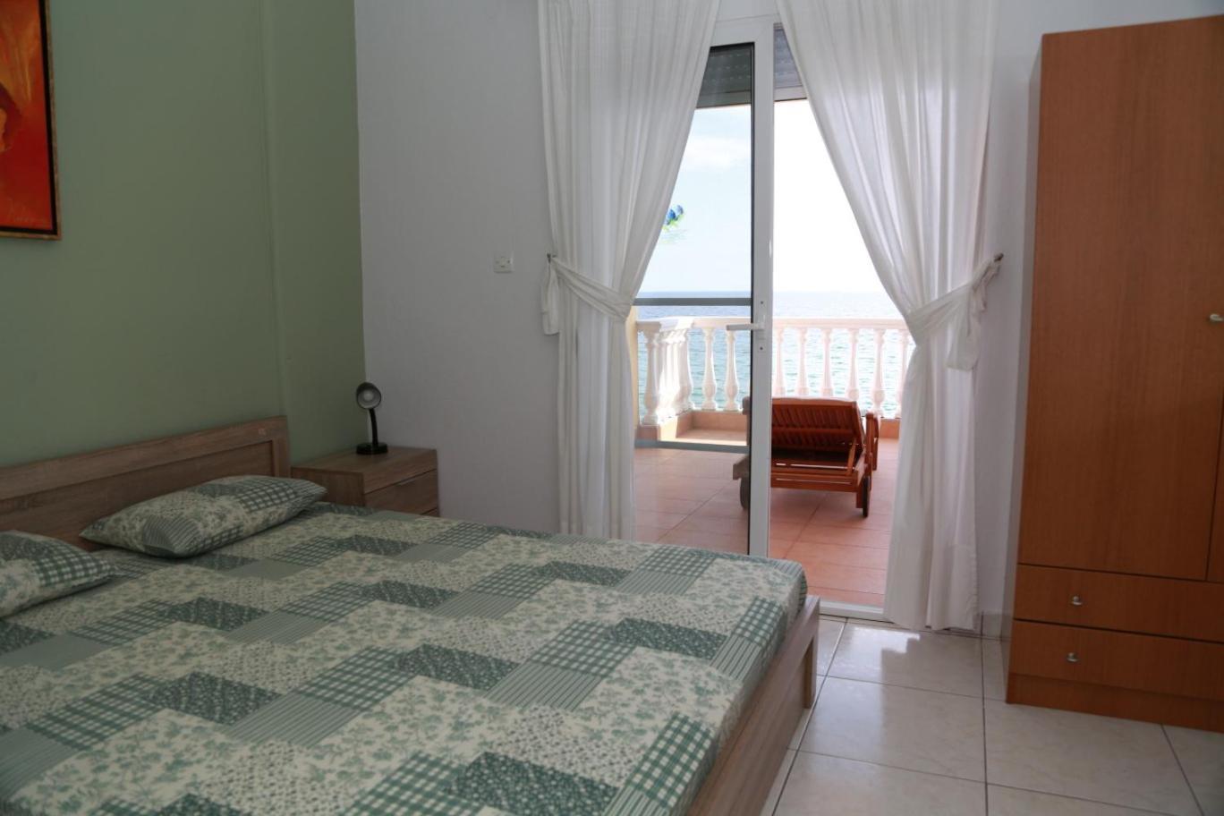 George & Katerina Houses Paralia Dionysiou Bagian luar foto